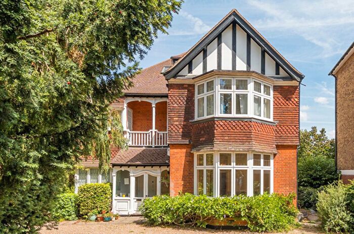 2 Bedroom Flat For Sale In Cumberland Road, Bromley, BR2
