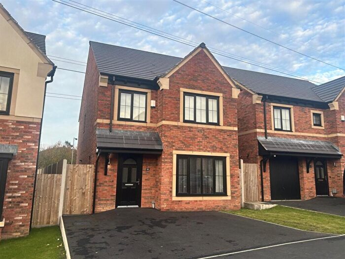 4 Bedroom Detached House For Sale In St. James Close, Stalybridge, SK15
