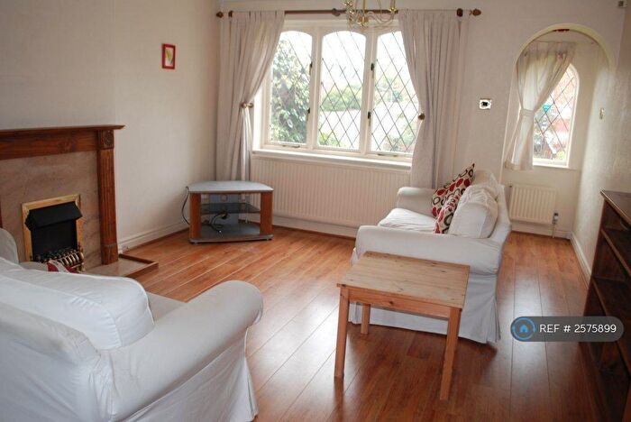 2 Bedroom Semi-Detached House To Rent In Thirlmere Close, Leeds, LS11