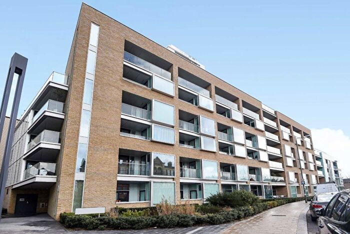 1 Bedroom Flat To Rent In Broomhill Road, London, SW18