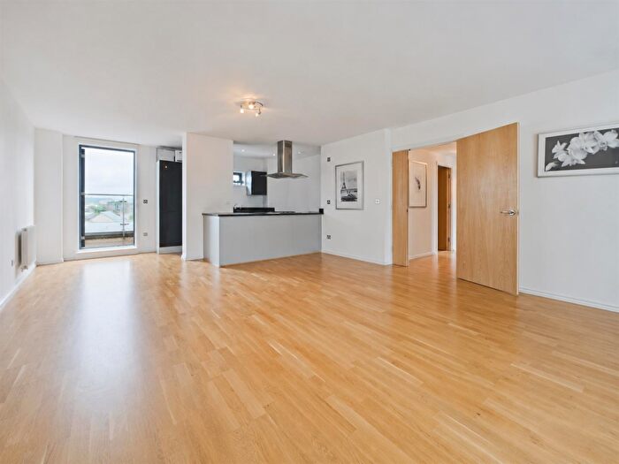 3 Bedroom Apartment To Rent In Oval Road, Camden, London, NW1