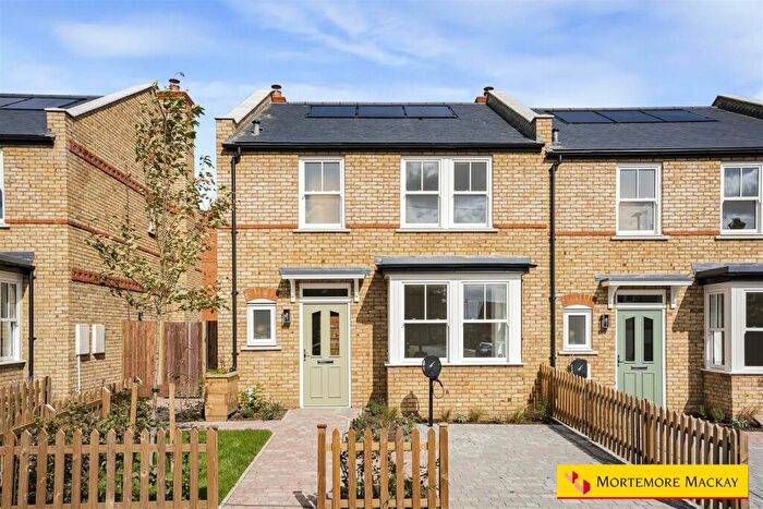 3 Bedroom End Of Terrace House For Sale In Carpenter Gardens, London, N21