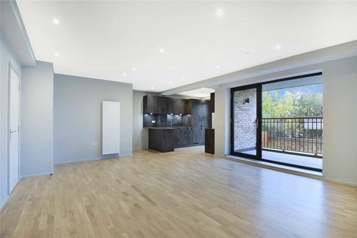 2 Bedroom Flat To Rent In Cedar House, Mowlem Street, London, E2