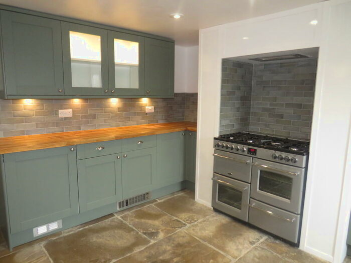 2 Bedroom House To Rent In Cheltenham Place, Halifax, HX3