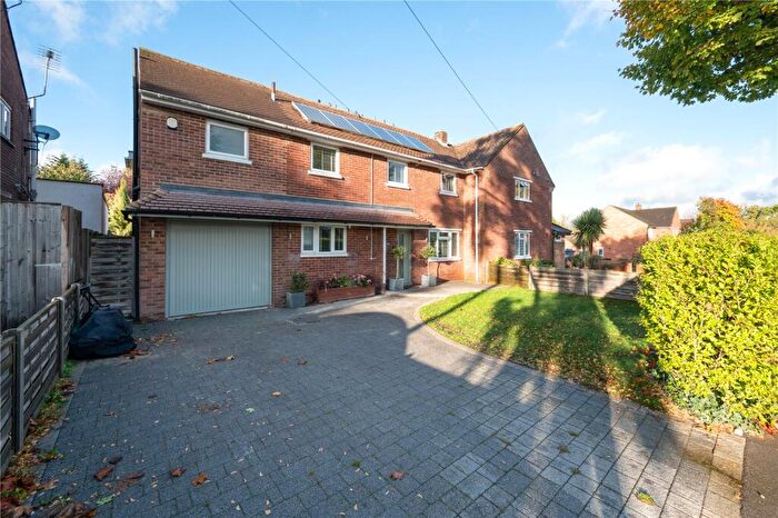 4 Bedroom House To Rent In Carnegie Road, St. Albans, Hertfordshire, AL3