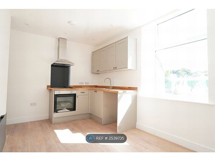 2 Bedroom Flat To Rent In Aurelia House, Brighouse, HD6