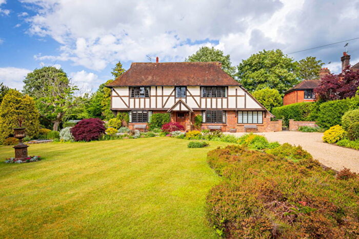 5 Bedroom Detached House For Sale In Fairway, Guildford, GU1