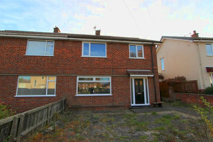 3 Bedroom Semi-Detached House To Rent In Rockwell Avenue, Darlington DL1