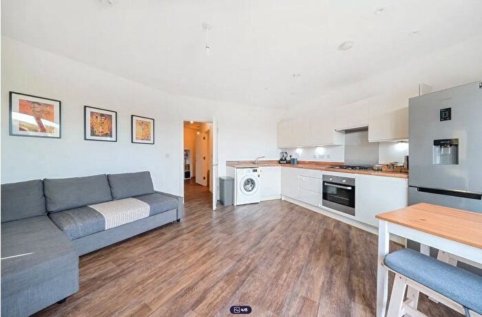 1 Bedroom Flat For Sale In Guildford, Surrey, GU1