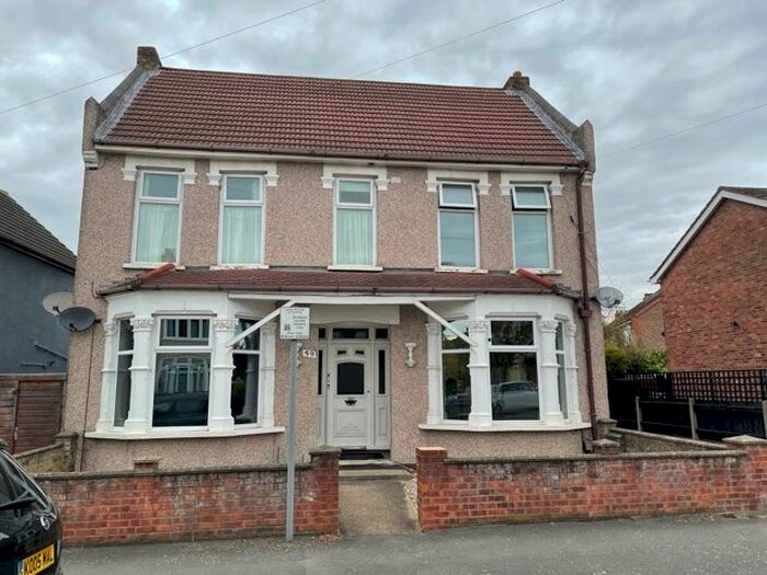 1 Bedroom Flat To Rent In Clydesdale Road, Hornchurch, RM11