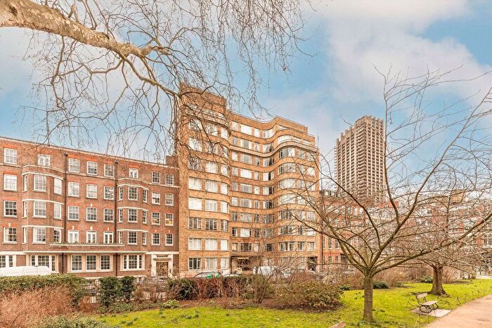 Studio To Rent In Charterhouse Square, Clerkenwell, EC1M