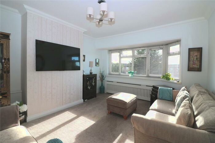 2 Bedroom Maisonette To Rent In Eastwoodbury Crescent, Southend-on-Sea, Essex, SS2