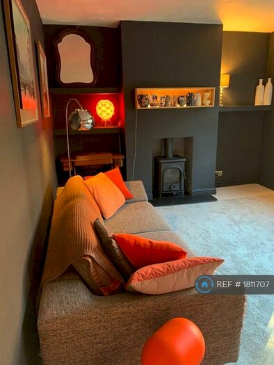 3 Bedroom Semi-Detached House To Rent In Northen Grove, Manchester, M20