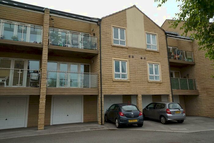 2 Bedroom Apartment To Rent In Northfield Court, Crookes, Sheffield, S10