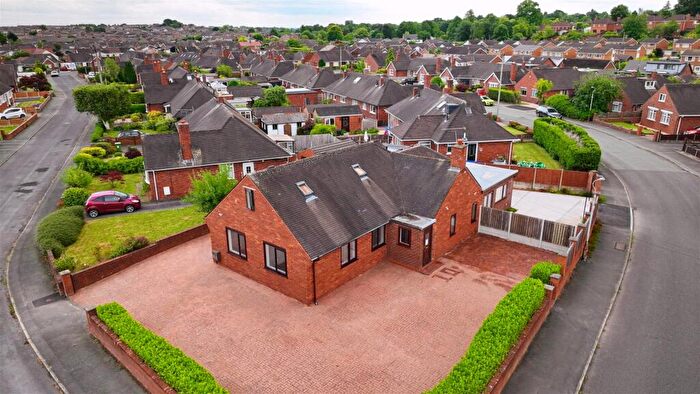 4 Bedroom Semi-Detached Bungalow For Sale In Windermere Road, Wrexham, LL12
