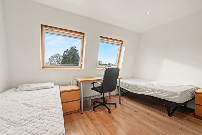 5 Bedroom Terraced House To Rent In Mitchley Road, London, N17