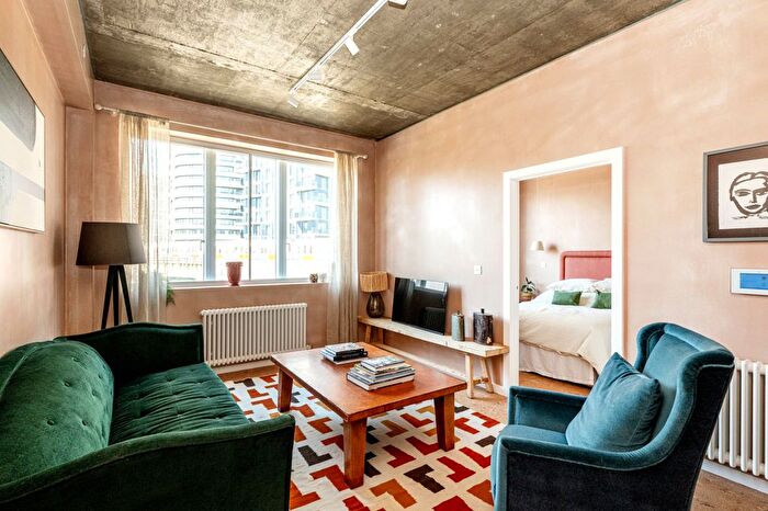 2 Bedroom Flat For Sale In Bard Road, London, W10