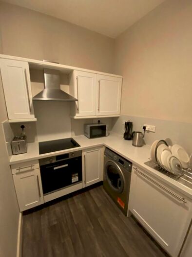 4 Bedroom Flat To Rent In Murieston Crescent, Dalry, Edinburgh, EH11