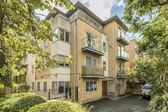 2 Bedroom Flat To Rent In Upper Richmond Road, London, SW15