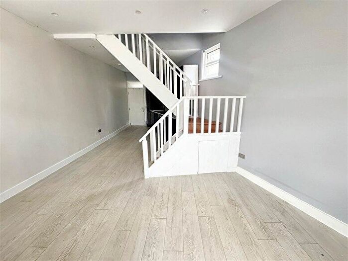 2 Bedroom House To Rent In Evesham Road, Stratford, E15