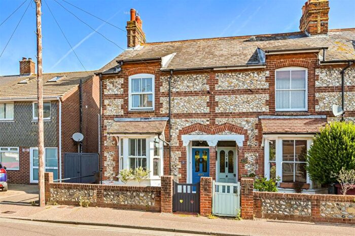 3 Bedroom Semi-Detached House To Rent In Cleveland Road, Chichester, PO19