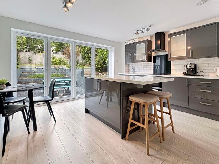 3 Bedroom Town House For Sale In Union Road, Cowes, PO31