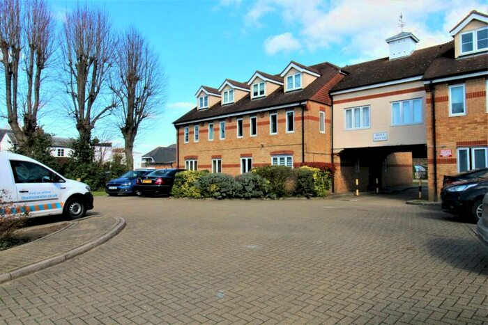 1 Bedroom Apartment To Rent In Flamstead End Road, Cheshunt, EN8