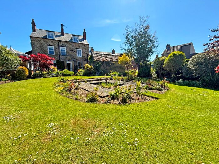 7 Bedroom Detached House For Sale In North Street, Scalby, Scarborough, YO13