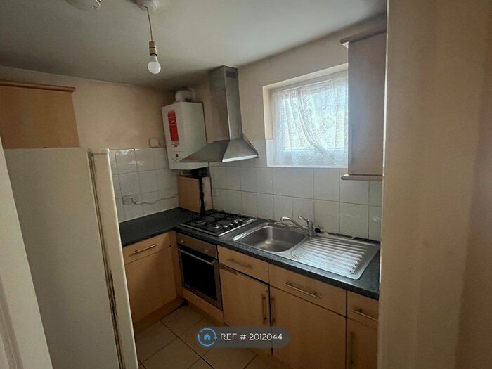 2 Bedroom Flat To Rent In Pitshanger Lane, London, W5