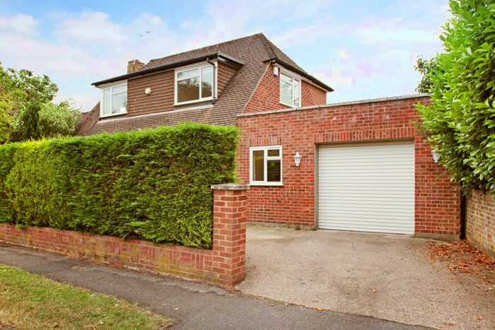 3 Bedroom Detached House To Rent In Montagu Road Datchet, SL3