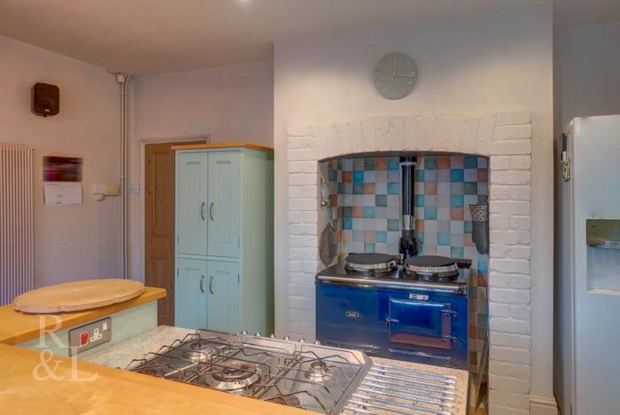 5 Bedroom Property For Sale In Main Street, Gamston, Nottingham, NG2