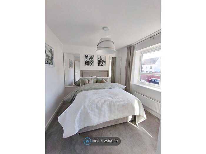 2 Bedroom Semi-Detached House To Rent In Dove Mews, Doncaster, DN4