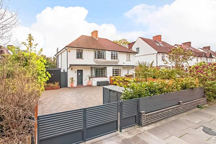 3 Bedroom Semi Detached House For Sale In Sydenham Park, Sydenham, London, SE26