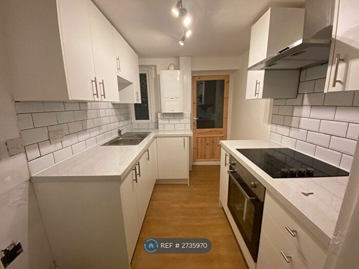 2 Bedroom Maisonette To Rent In High St, Dover, CT16