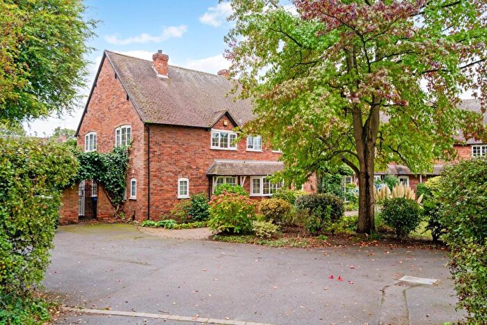 5 Bedroom End Of Terrace House For Sale In Bridge End, Warwick, CV34