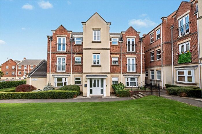 2 Bedroom Flat For Sale In Whitehall Green, Leeds, West Yorkshire, LS12