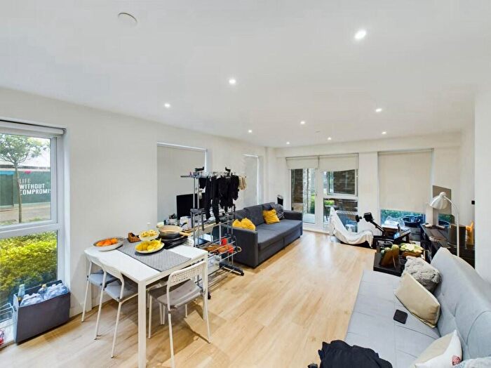 2 Bedroom Flat To Rent In Celeste House, Caversham Road, London, [Ref: Bp, NW9