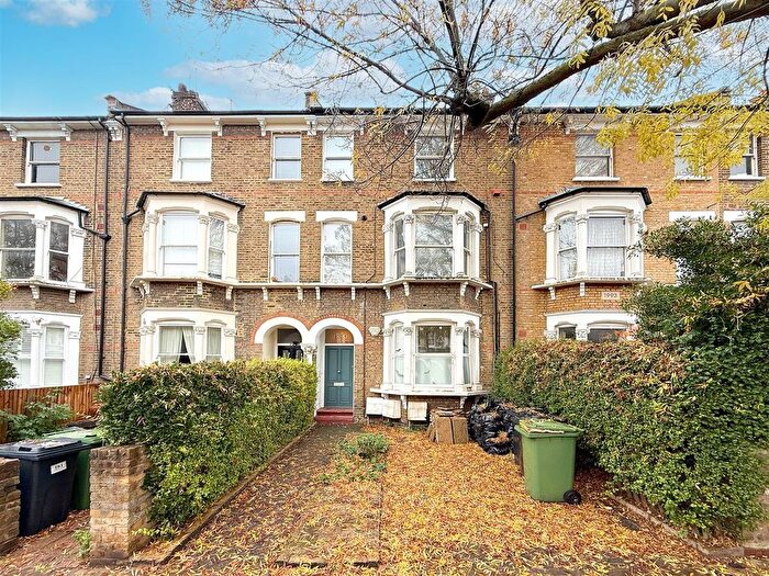 2 Bedroom Flat For Sale In Tufnell Park Road, London, N7