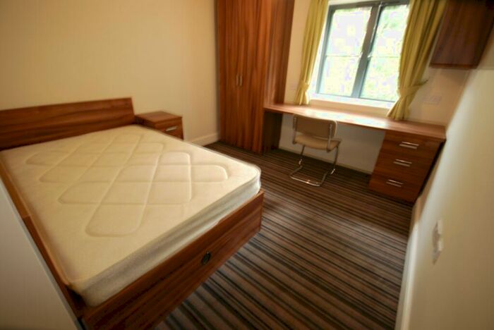 6 Bedroom Apartment To Rent In Old Warwick Road, Leamington Spa, CV31