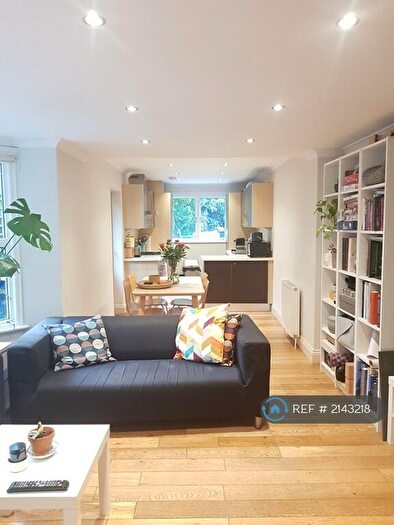 3 Bedroom Flat To Rent In Huddleston Road, London, N7