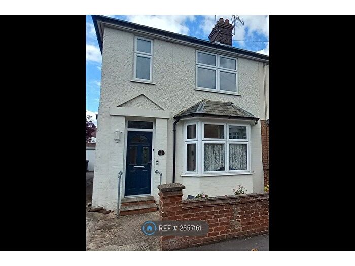 3 Bedroom Semi-Detached House To Rent In Clifton Road, Dunstable, LU6