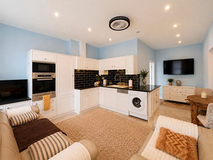 2 Bedroom Flat To Rent In High Street, Burton-On-Trent, DE14