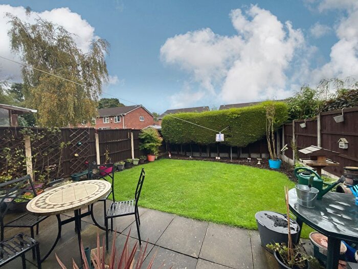 2 Bedroom Semi-Detached House For Sale In Haversham Close, Nottingham, NG6