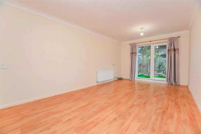 1 Bedroom Flat To Rent In Ashbourne Court, Scunthorpe, DN15