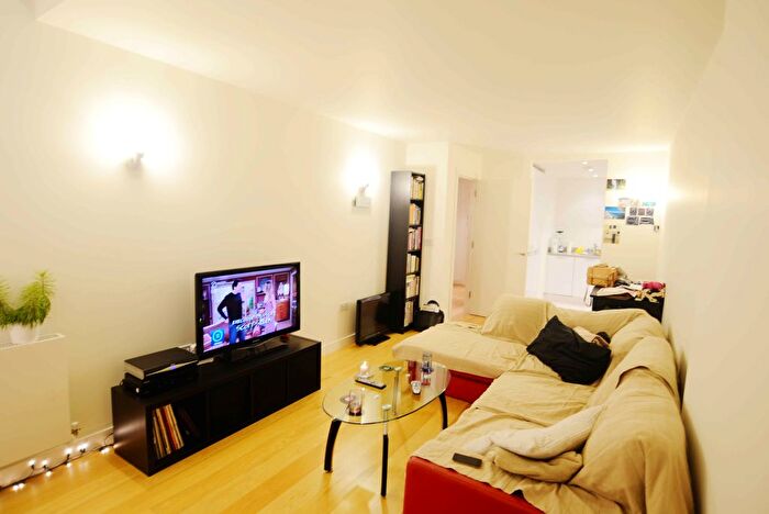 1 Bedroom Flat To Rent In Station Approach, Hayes, UB3