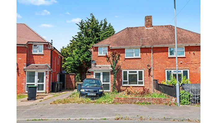 1 Bedroom Flat For Sale In Flat Edward Road, Christchurch, Dorset, BH23
