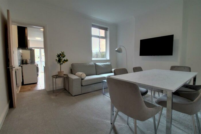 3 Bedroom Semi-Detached House To Rent In The Avenue, Acocks Green, Birmingham, B27