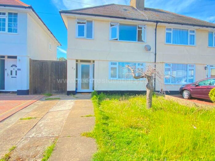 3 Bedroom Semi-Detached House To Rent In Caulfield Road, Southend On Sea, SS3