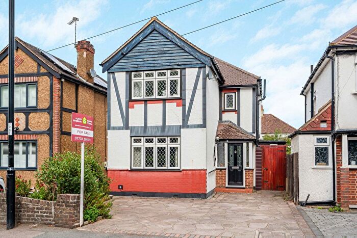 3 Bedroom Detached House For Sale In Coulsdon Road, Coulsdon, CR5
