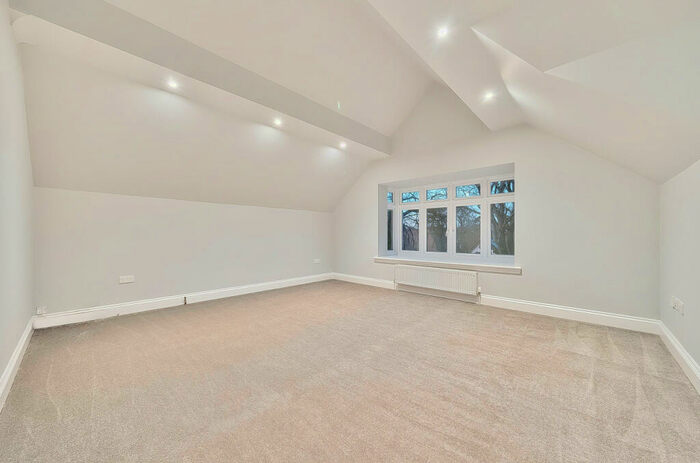 2 Bedroom Apartment To Rent In Page Heath Lane, Bromley, Kent, BR1